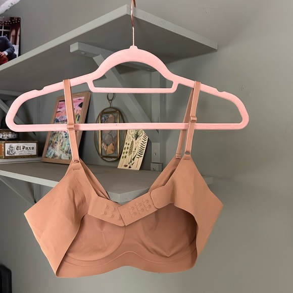 Tan Seamless Bra with Smooth Finish - Picture 4 of 4